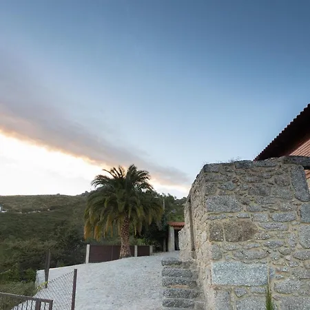 Abracos Dos Avos - Casas Do Monte