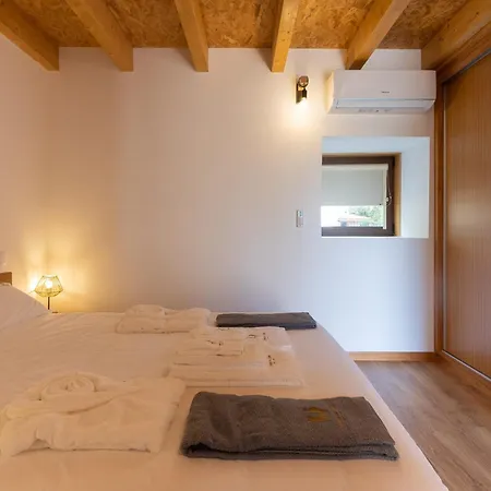 Abracos Dos Avos - Casas Do Monte *