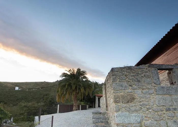 Abracos Dos Avos - Casas Do Monte