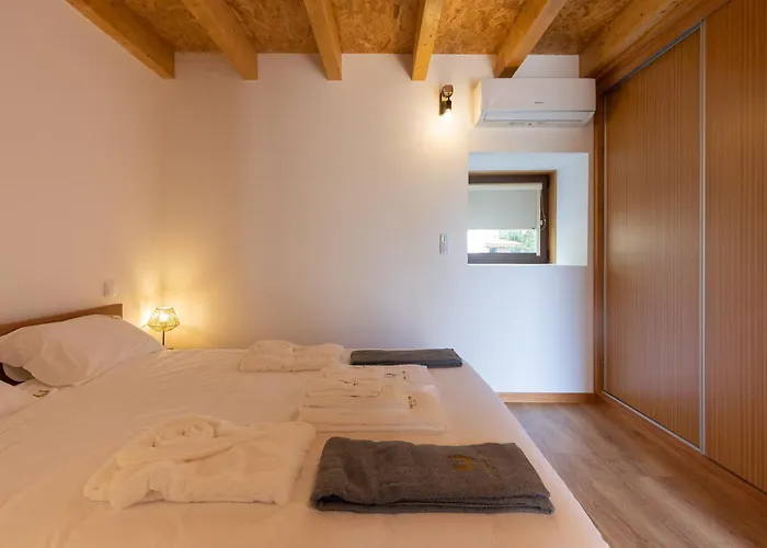 Abracos Dos Avos - Casas Do Monte *